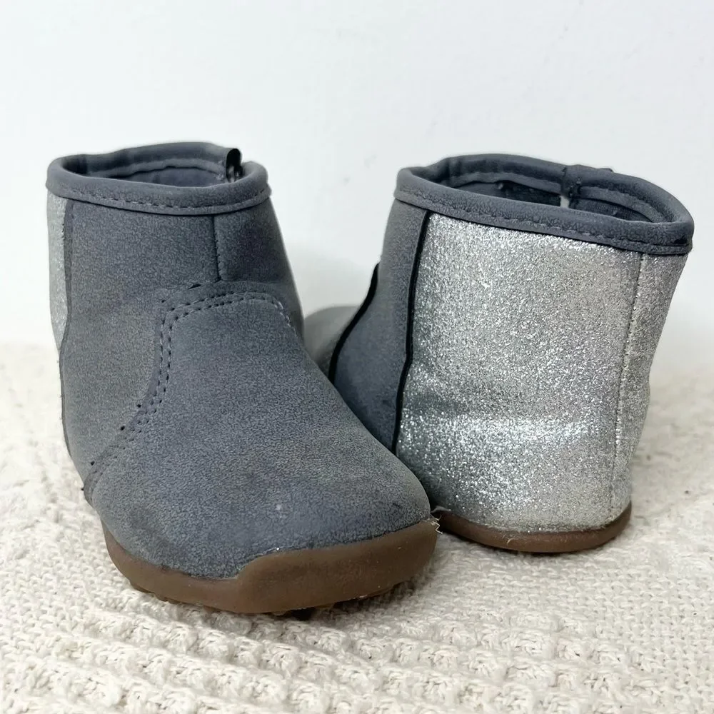 Carter’s Walk Amylene Grey Silver Boots Toddler Baby Girl Size 4 Booties